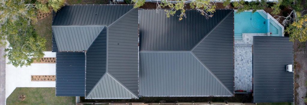 Image 52 of property listing at 708 W KENTUCKY AVENUE, Tampa, FL 33603