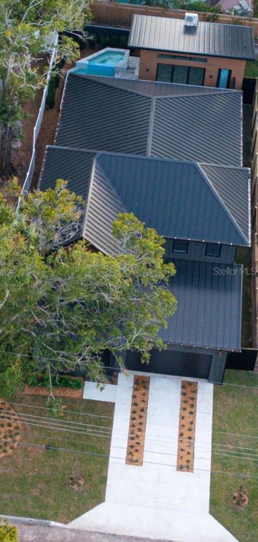 Image 53 of property listing at 708 W KENTUCKY AVENUE, Tampa, FL 33603