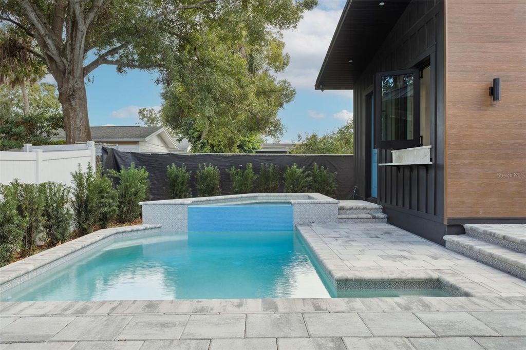 Image 55 of property listing at 708 W KENTUCKY AVENUE, Tampa, FL 33603