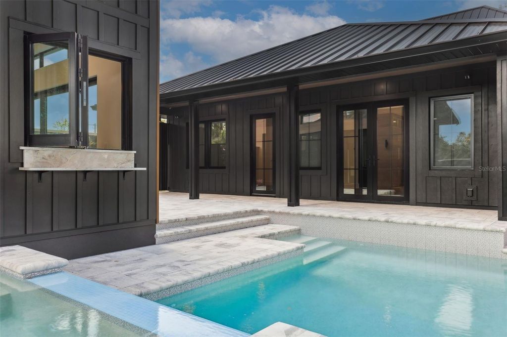 Image 58 of property listing at 708 W KENTUCKY AVENUE, Tampa, FL 33603