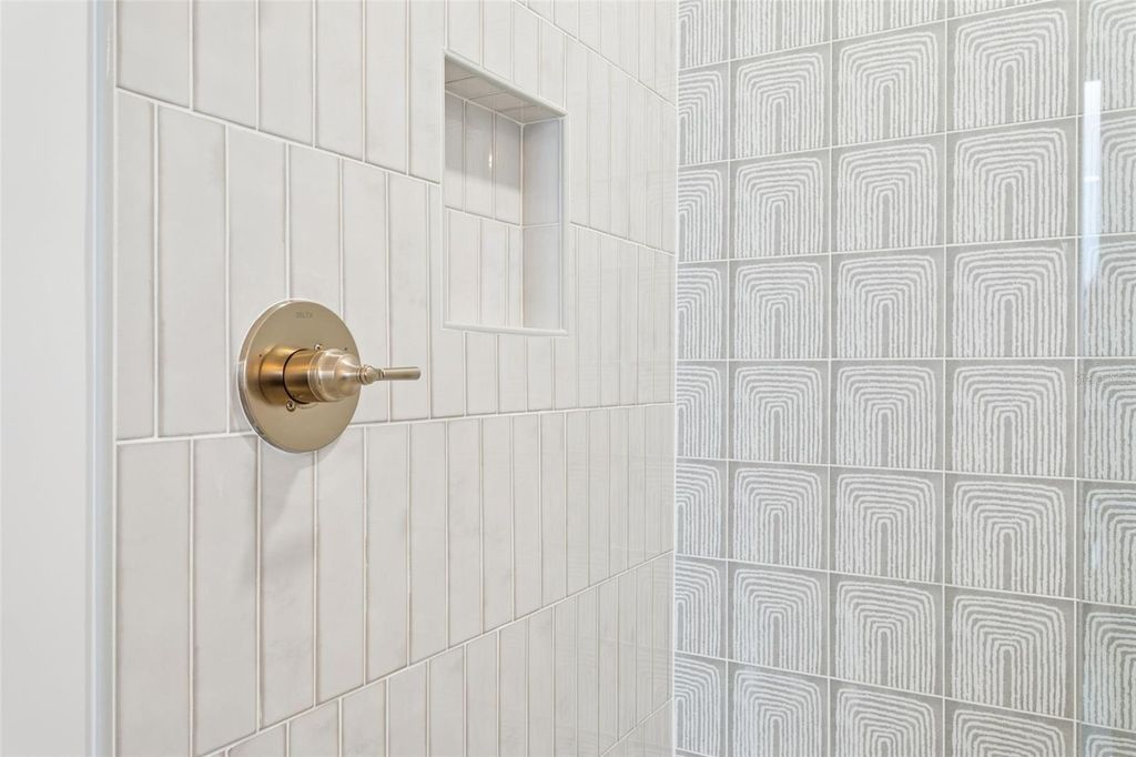 Image 10 of property listing at 708 W KENTUCKY AVENUE, Tampa, FL 33603