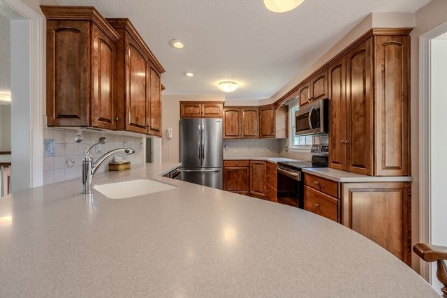 24 Worden Road, Tyngsborough, MA 01879