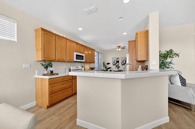 1161 Ivy Arbor, Lincoln, CA 95648