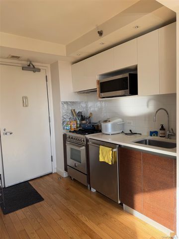 39-16 Prince Street 8C, Flushing, NY 11354