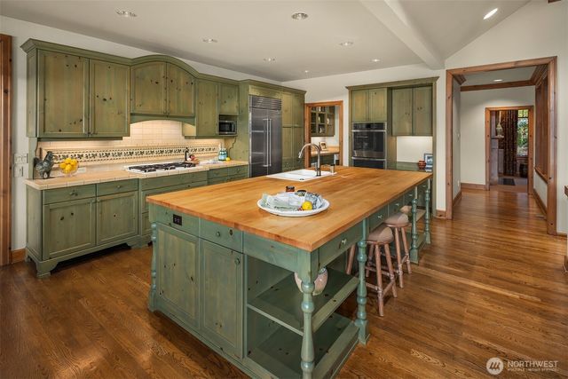 8901 NE 36th Street, Yarrow Point, WA 98004