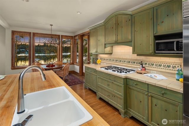 8901 NE 36th Street, Yarrow Point, WA 98004