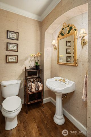 8901 NE 36th Street, Yarrow Point, WA 98004