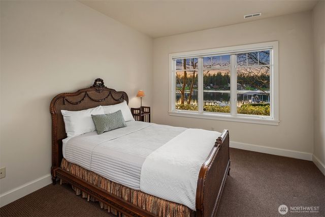 8901 NE 36th Street, Yarrow Point, WA 98004