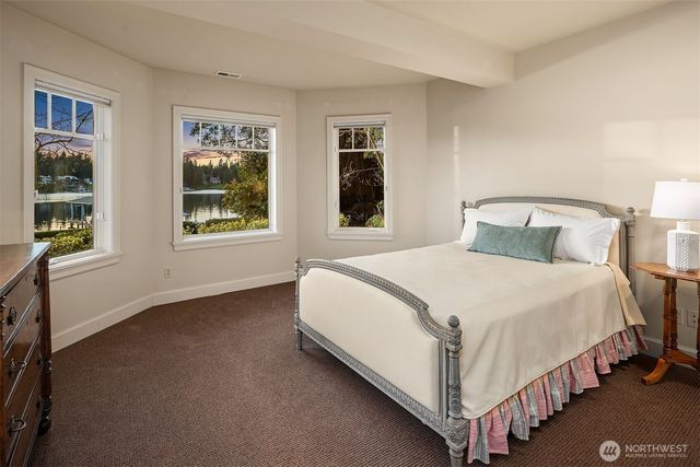 8901 NE 36th Street, Yarrow Point, WA 98004