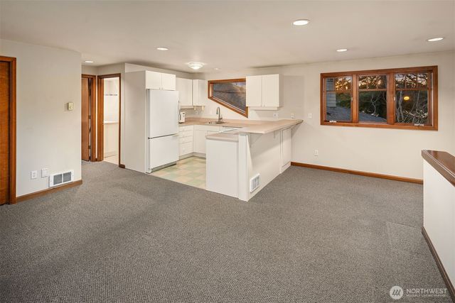 8901 NE 36th Street, Yarrow Point, WA 98004