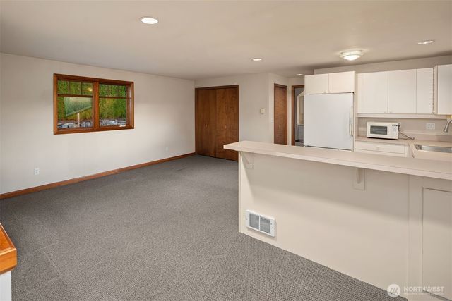 8901 NE 36th Street, Yarrow Point, WA 98004