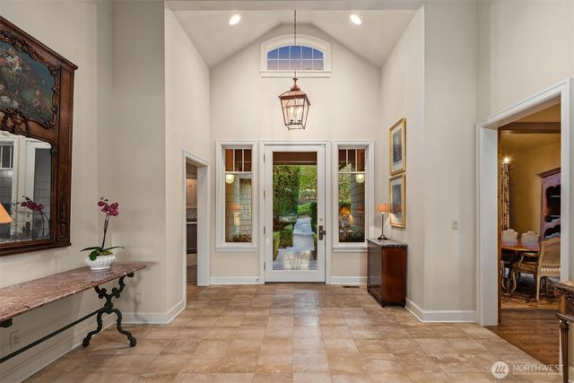 8901 NE 36th Street, Yarrow Point, WA 98004