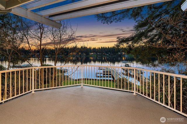 8901 NE 36th Street, Yarrow Point, WA 98004