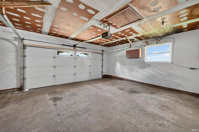 51870 Orange Road, South Bend, IN 46628