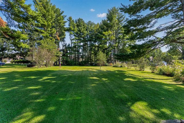 51870 Orange Road, South Bend, IN 46628