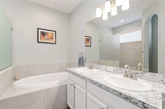 5220 LAKEHURST COURT, Palmetto, FL 34221