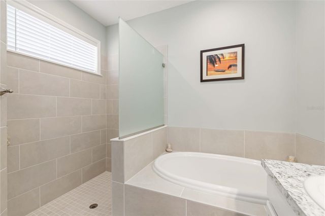 5220 LAKEHURST COURT, Palmetto, FL 34221