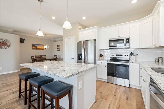 5220 LAKEHURST COURT, Palmetto, FL 34221