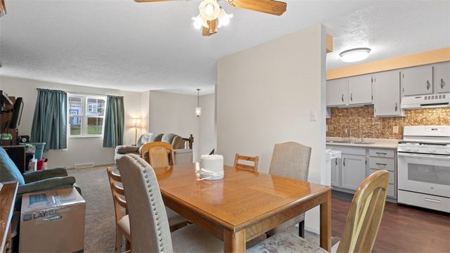 575 Fairfield Dr., Hempfield Twp, PA 15601