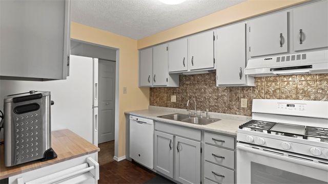 575 Fairfield Dr., Hempfield Twp, PA 15601