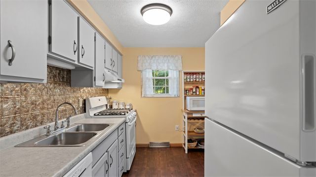 575 Fairfield Dr., Hempfield Twp, PA 15601