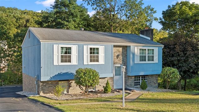 575 Fairfield Dr., Hempfield Twp, PA 15601