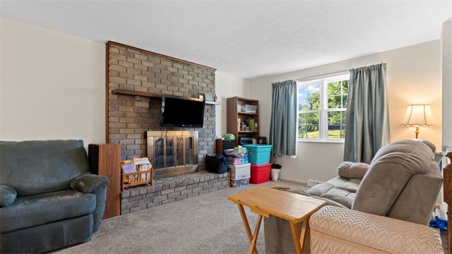 575 Fairfield Dr., Hempfield Twp, PA 15601