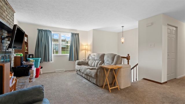 575 Fairfield Dr., Hempfield Twp, PA 15601