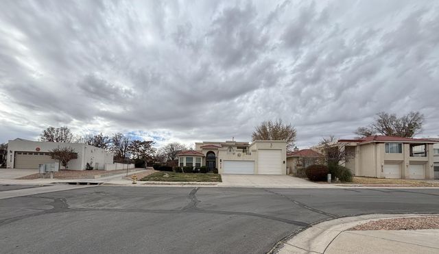 6119 TALLSMAN Drive NW, Albuquerque, NM 87120