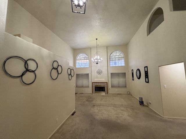 6119 TALLSMAN Drive NW, Albuquerque, NM 87120