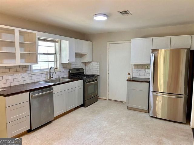 1055 Autumn Crest Court, Stone Mountain, GA 30083
