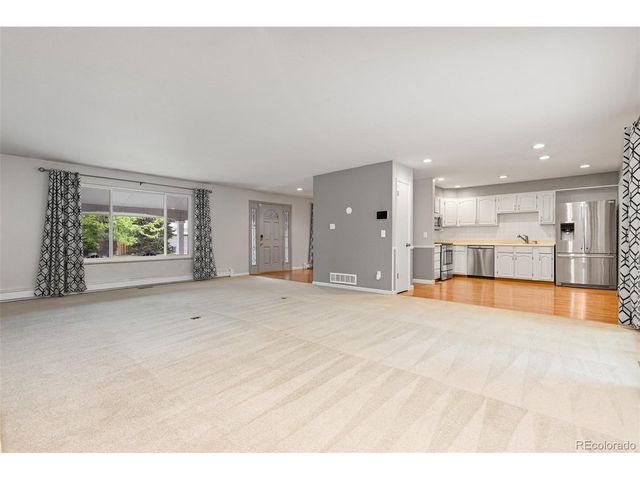 2622 S Brentwood Ct, Lakewood, CO 80227