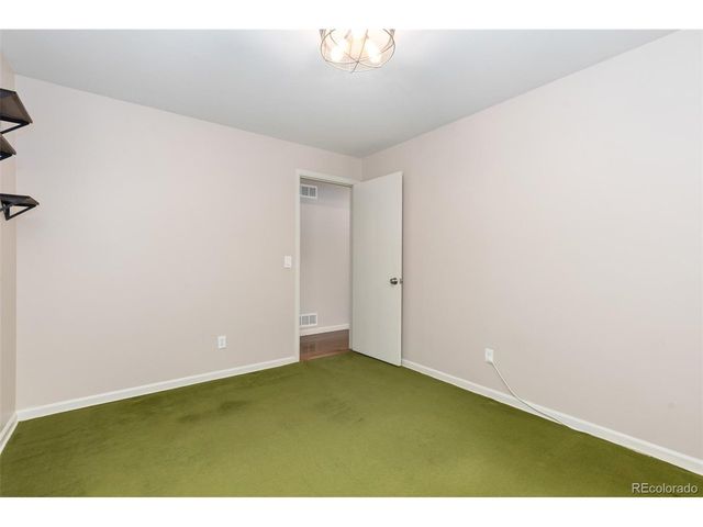 2622 S Brentwood Ct, Lakewood, CO 80227