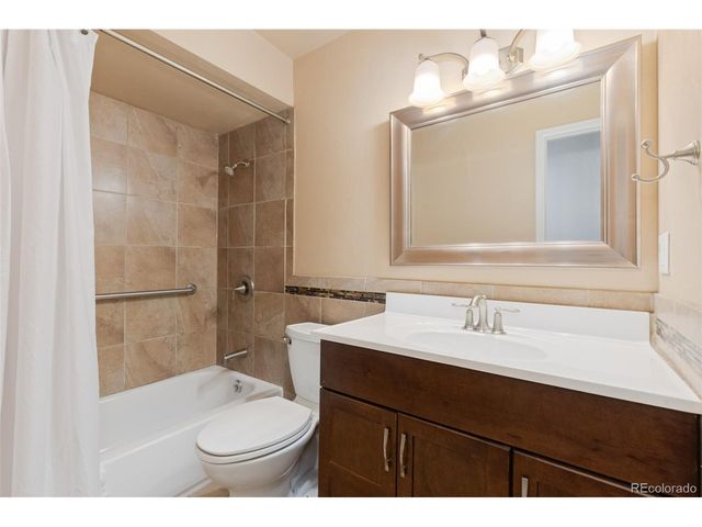 2622 S Brentwood Ct, Lakewood, CO 80227
