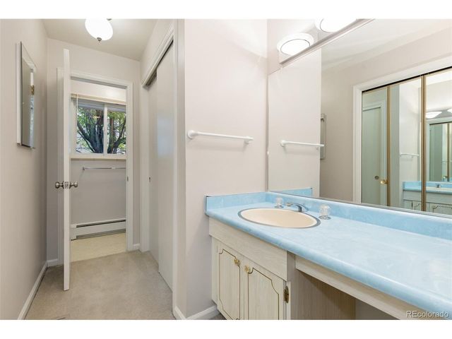 2622 S Brentwood Ct, Lakewood, CO 80227