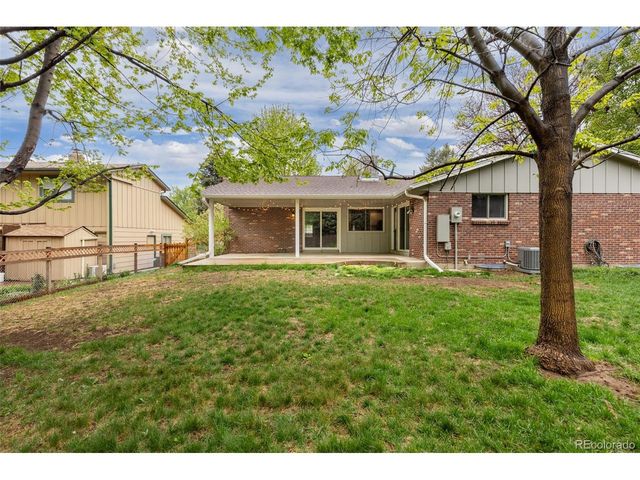 2622 S Brentwood Ct, Lakewood, CO 80227