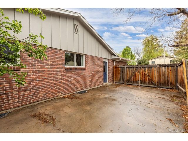 2622 S Brentwood Ct, Lakewood, CO 80227