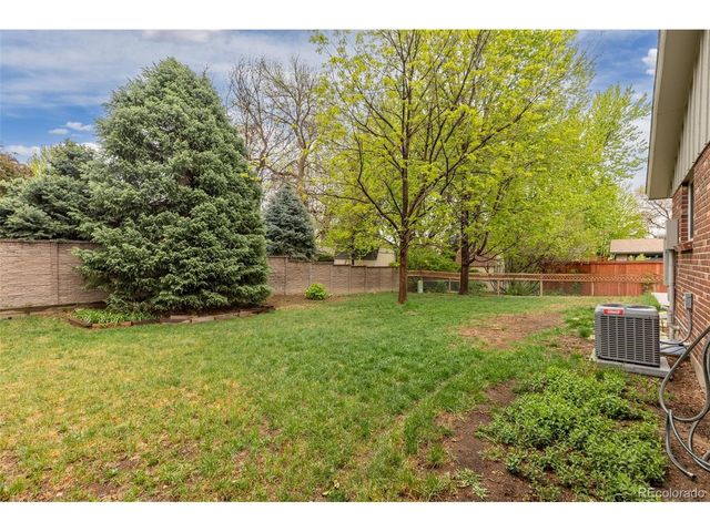 2622 S Brentwood Ct, Lakewood, CO 80227