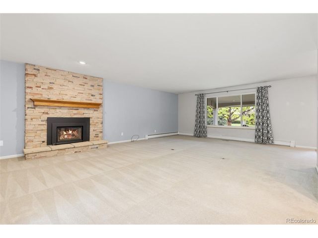 2622 S Brentwood Ct, Lakewood, CO 80227