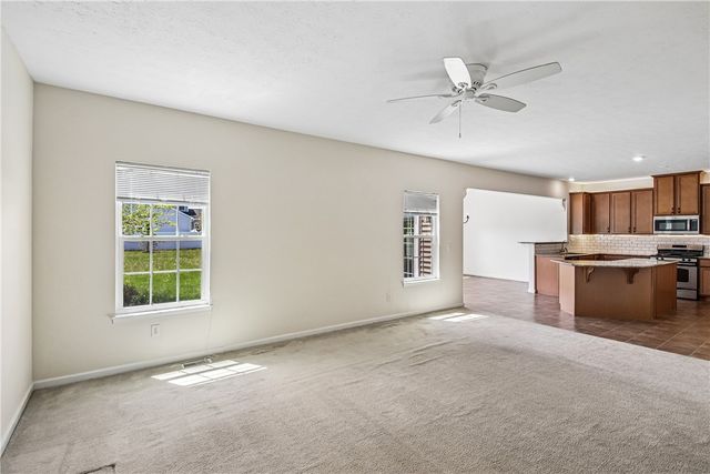 6007 Amber Drive, Farmington, NY 14425