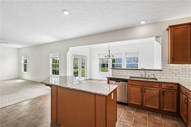 6007 Amber Drive, Farmington, NY 14425