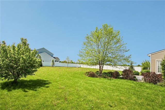 6007 Amber Drive, Farmington, NY 14425