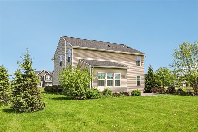 6007 Amber Drive, Farmington, NY 14425