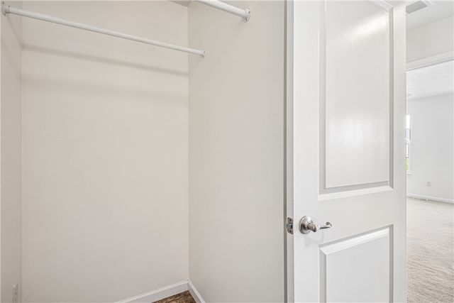 6007 Amber Drive, Farmington, NY 14425