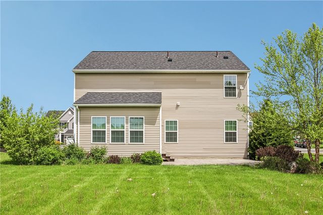6007 Amber Drive, Farmington, NY 14425