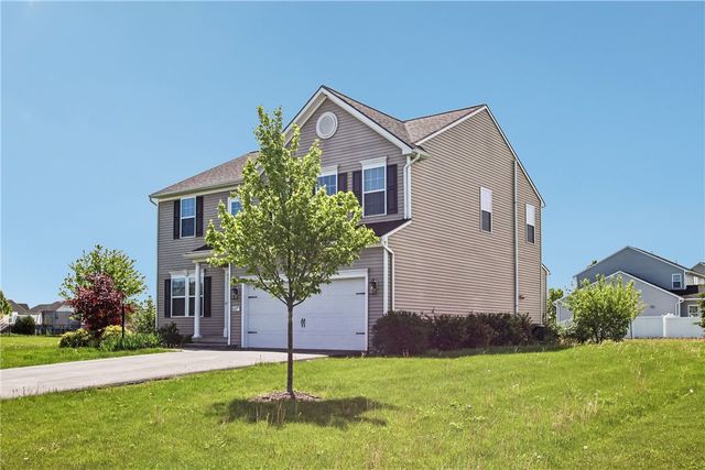 6007 Amber Drive, Farmington, NY 14425