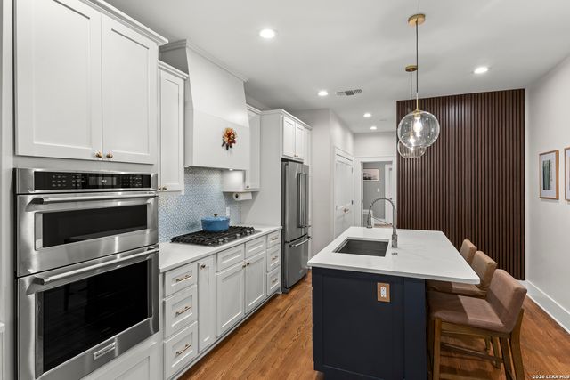 837 W Summit Ave, San Antonio, TX 78212