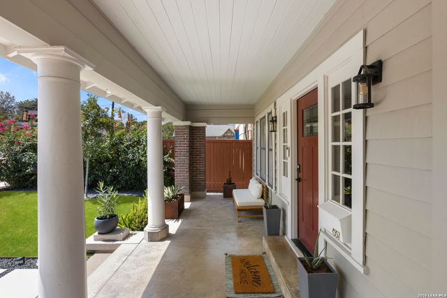 837 W Summit Ave, San Antonio, TX 78212