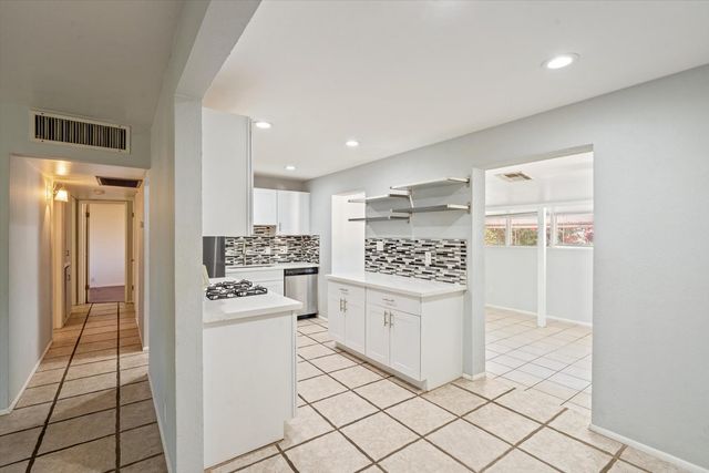 8216 N 9th Street, Phoenix, AZ 85020