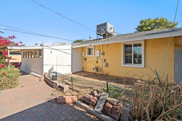 8216 N 9th Street, Phoenix, AZ 85020